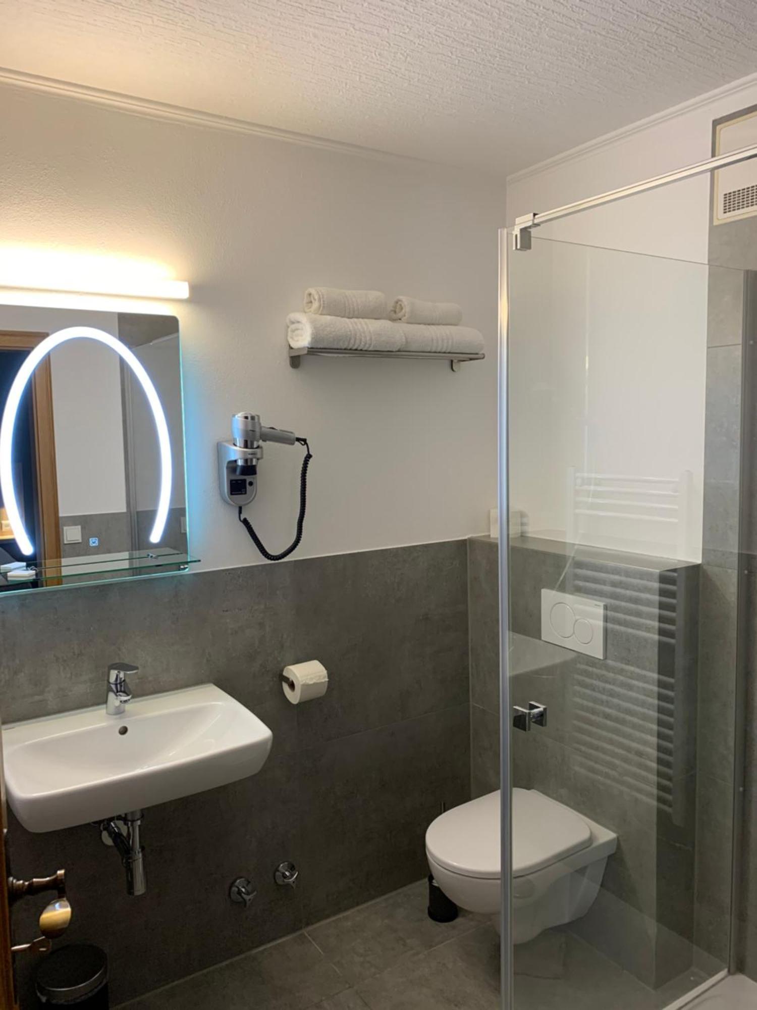 Hotel B4 Limburg an der Lahn Phòng bức ảnh
